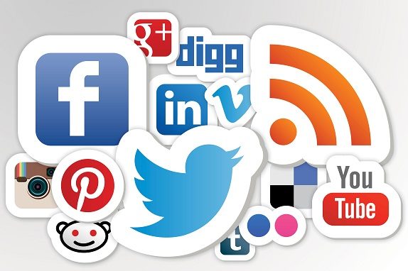 #Engagement: 7 Social Media Strategies to Enhance Your Tradeshow Experience
